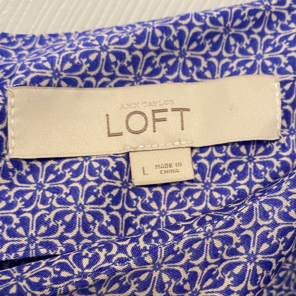 LOFT Blue and Ivory Paisley Women's Blouse - Picture 2 of 8
